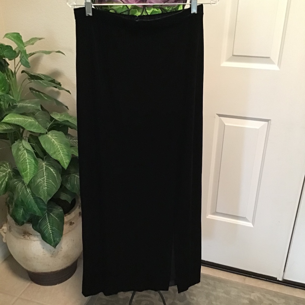 Velvet skirt